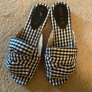 Black and white slides